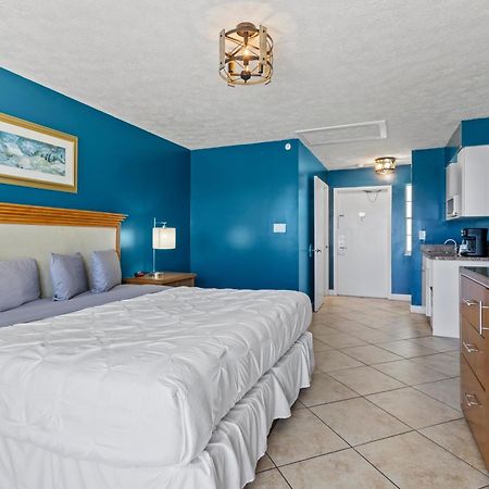 Ocean View Hotel Room With Balcony- King Bed #21 フォート・ピアス エクステリア 写真
