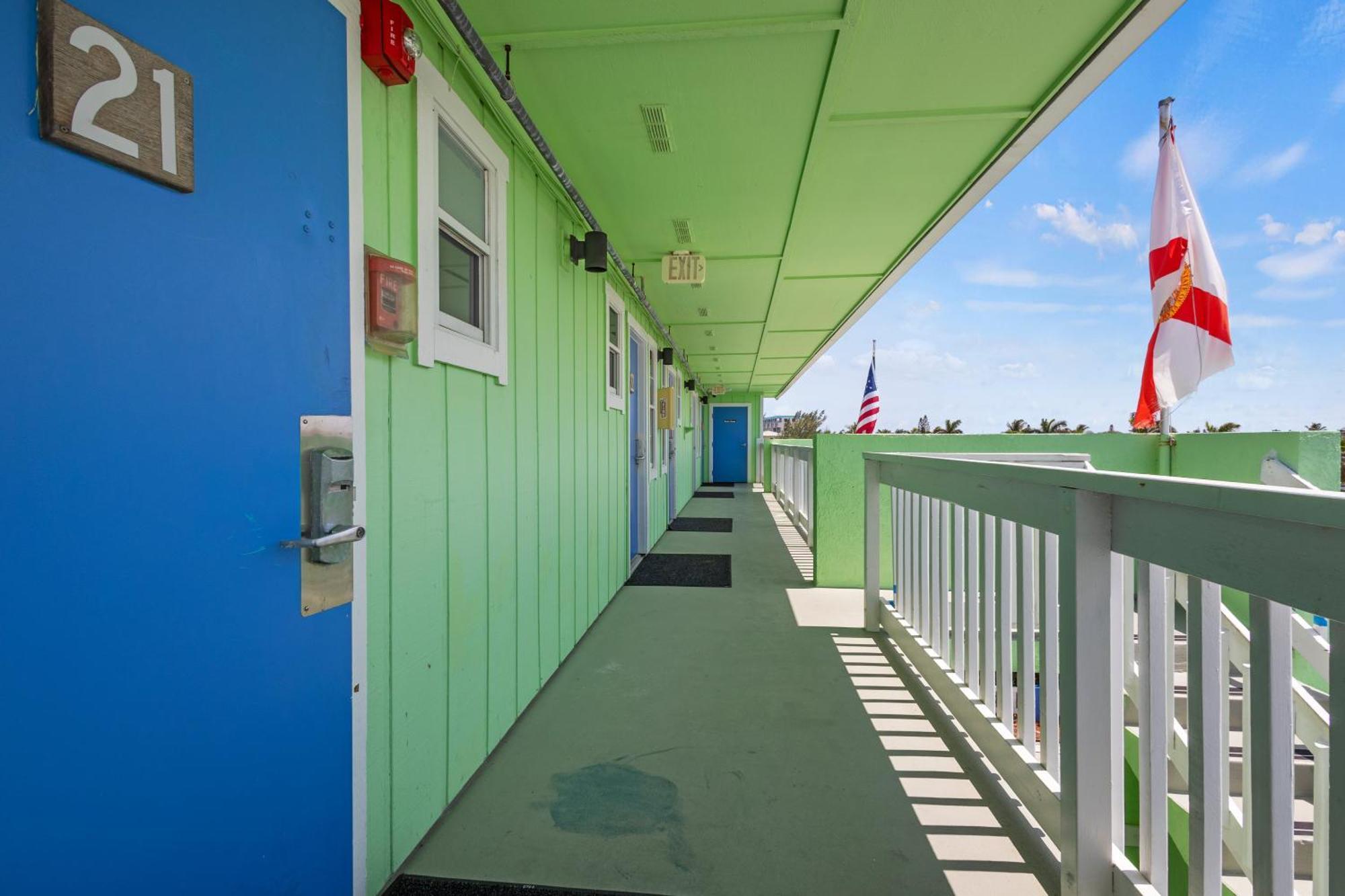 Ocean View Hotel Room With Balcony- King Bed #21 フォート・ピアス エクステリア 写真